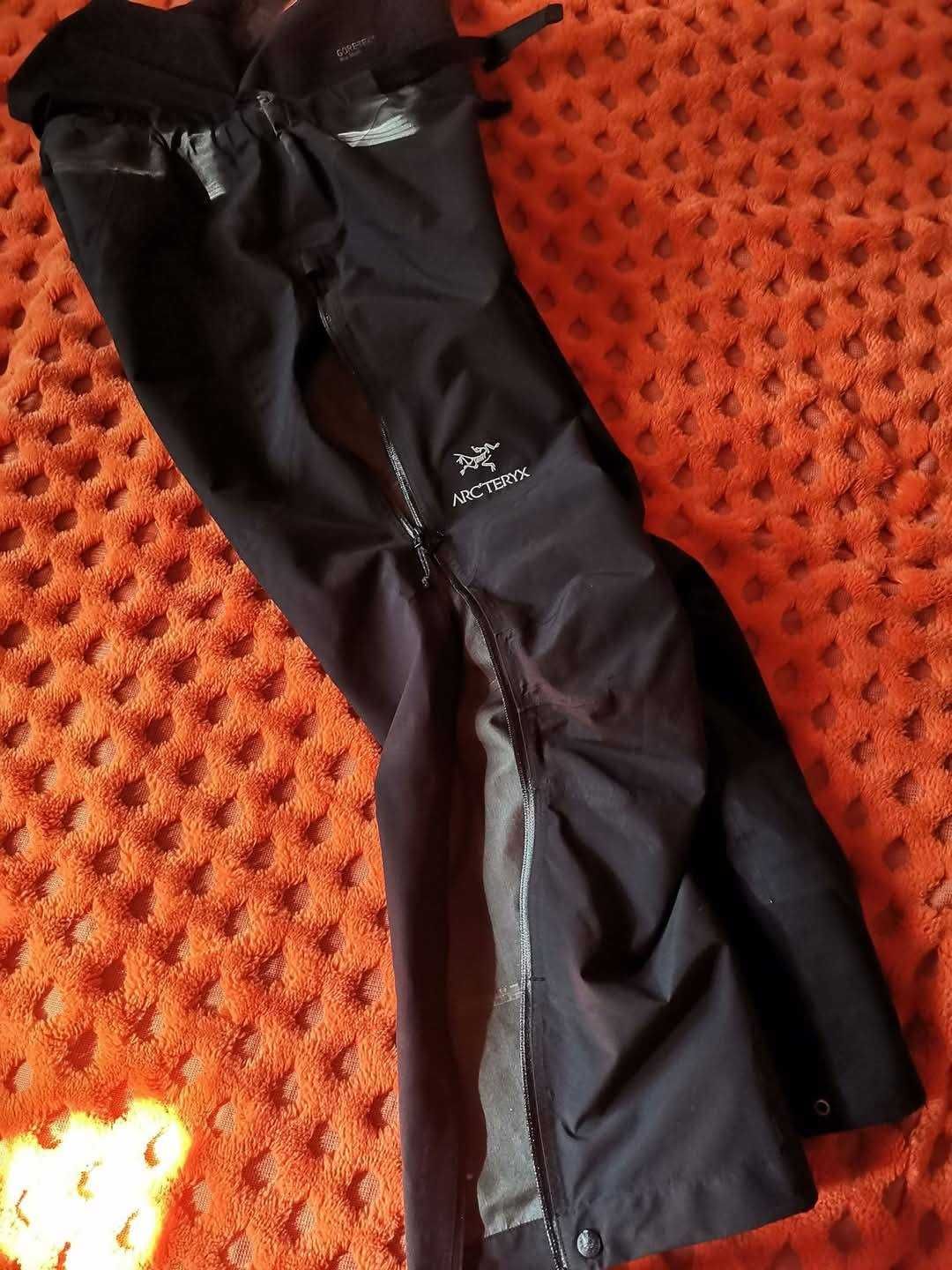 ARCTERYX Theta SV Bib GoreTex Pro Shell
Премиум клас гащеризон