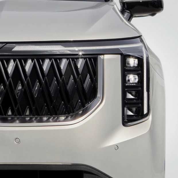 Янгиланган Kia Carnival