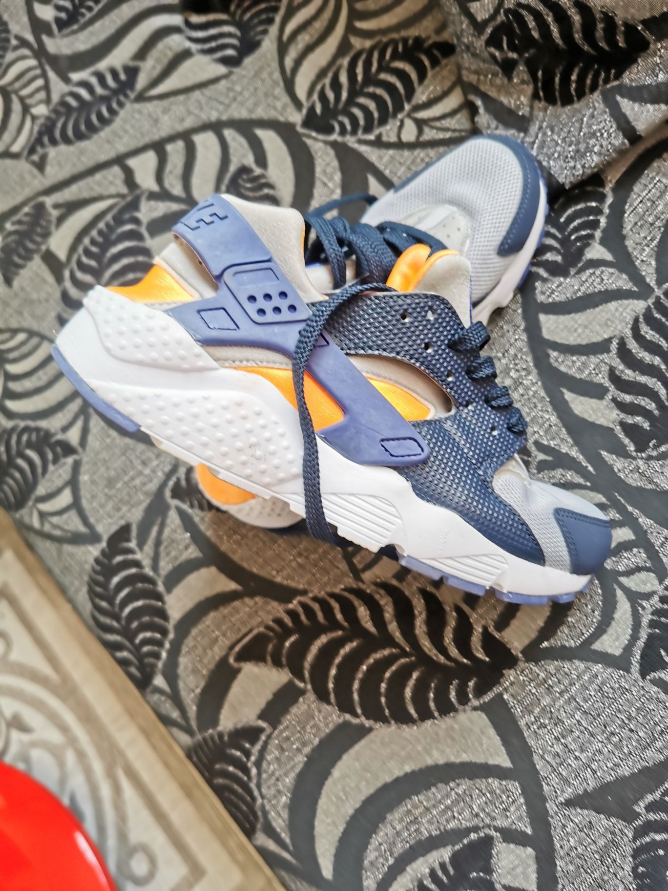 Оригинални маратонки NIKE huarache