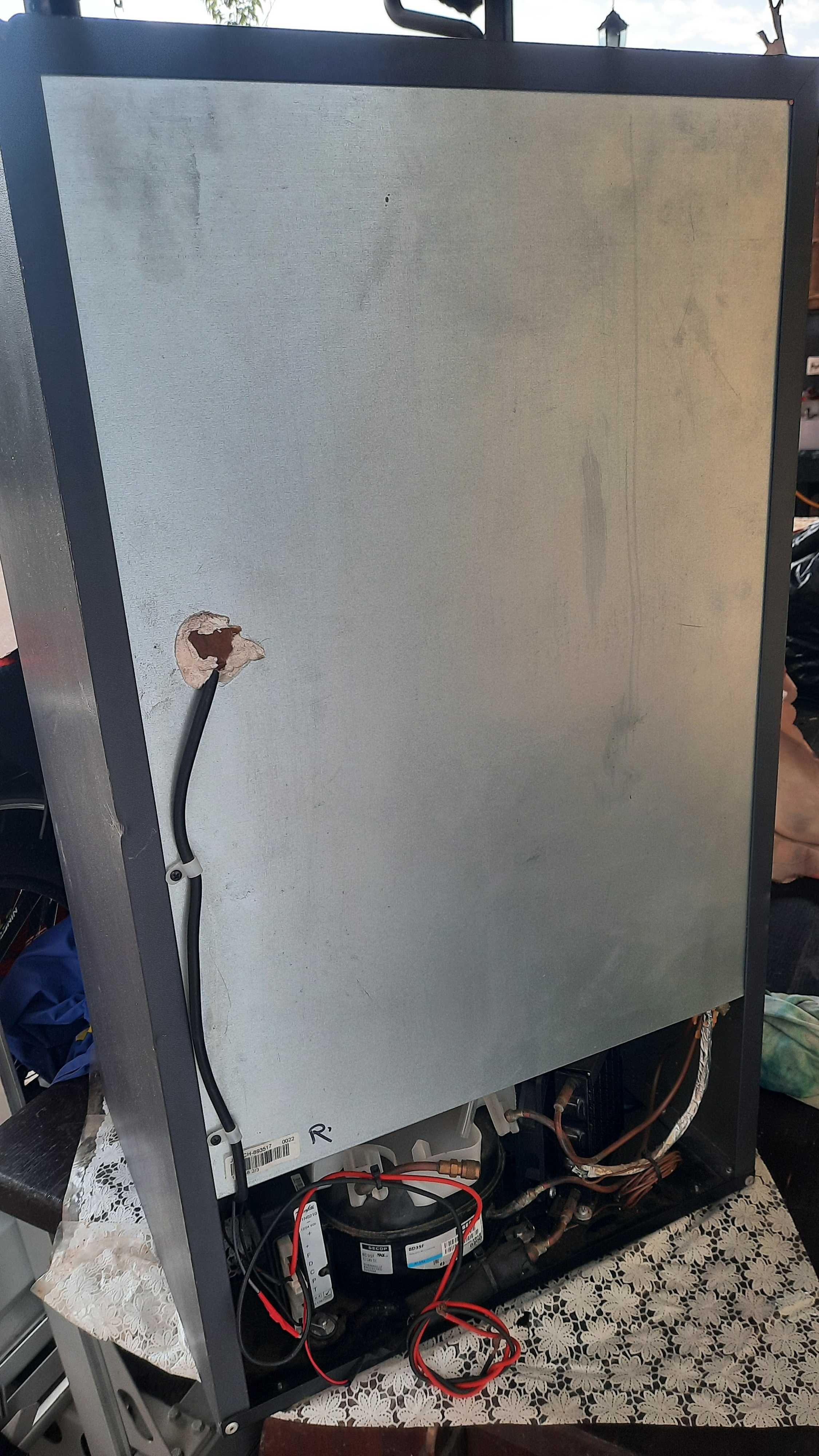Компресорен хладилник 12V, 24V