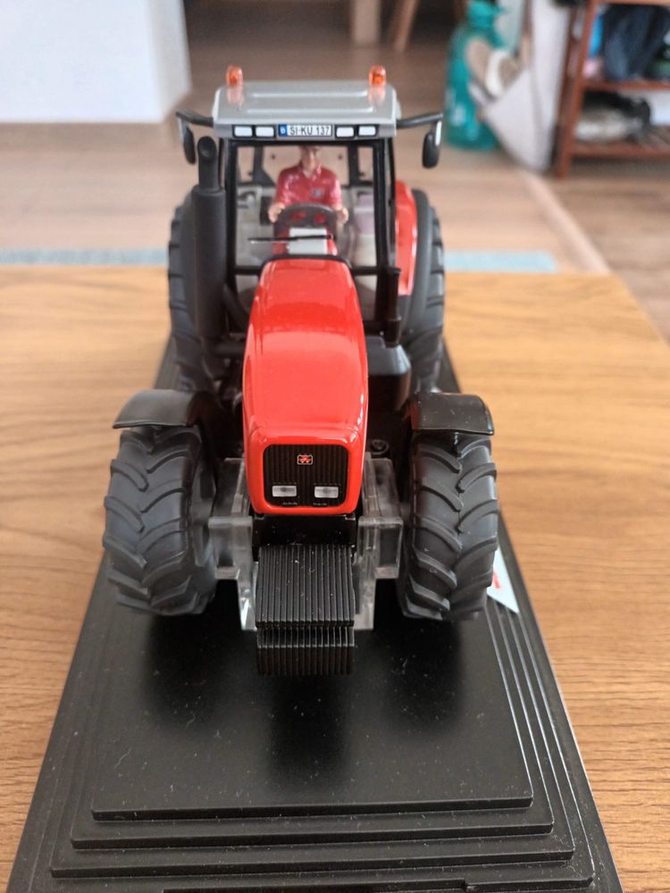 Macheta Siku Massey Ferguson 1:32