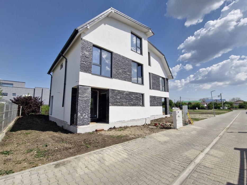 PROPRIETAR - OTOPENI - Casa de Vanzare 142m2 utili