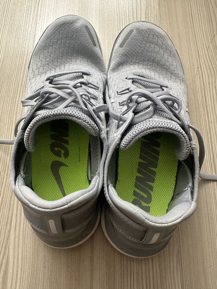 Adidasi Nike running 40.5