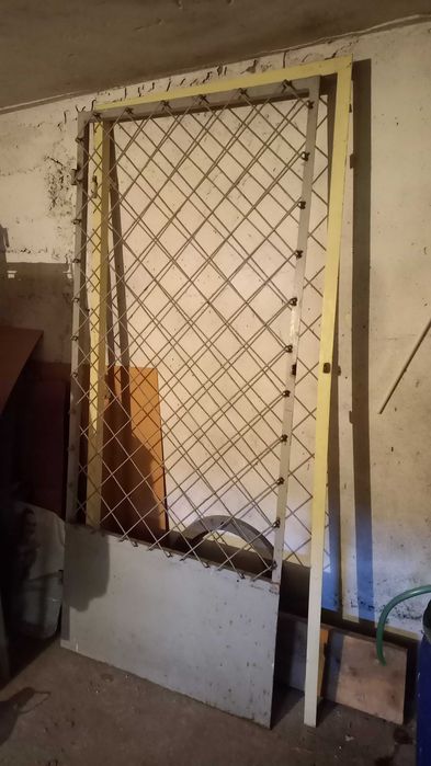 Grilaj metalic, USA si TOC