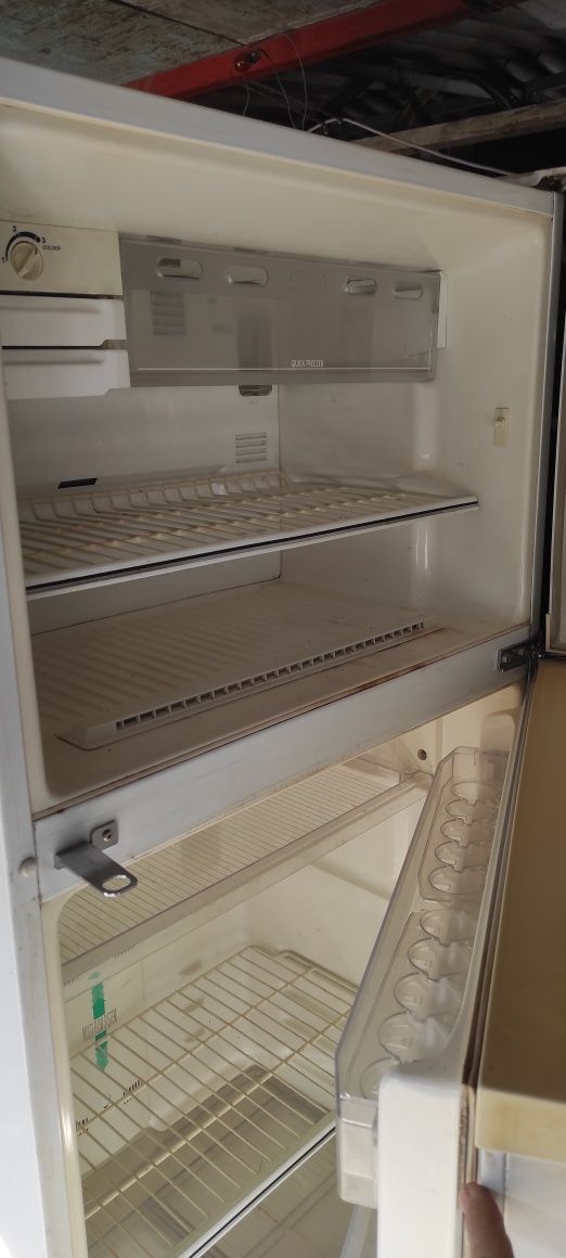 Продам Холодильник GoldStarGR-492W