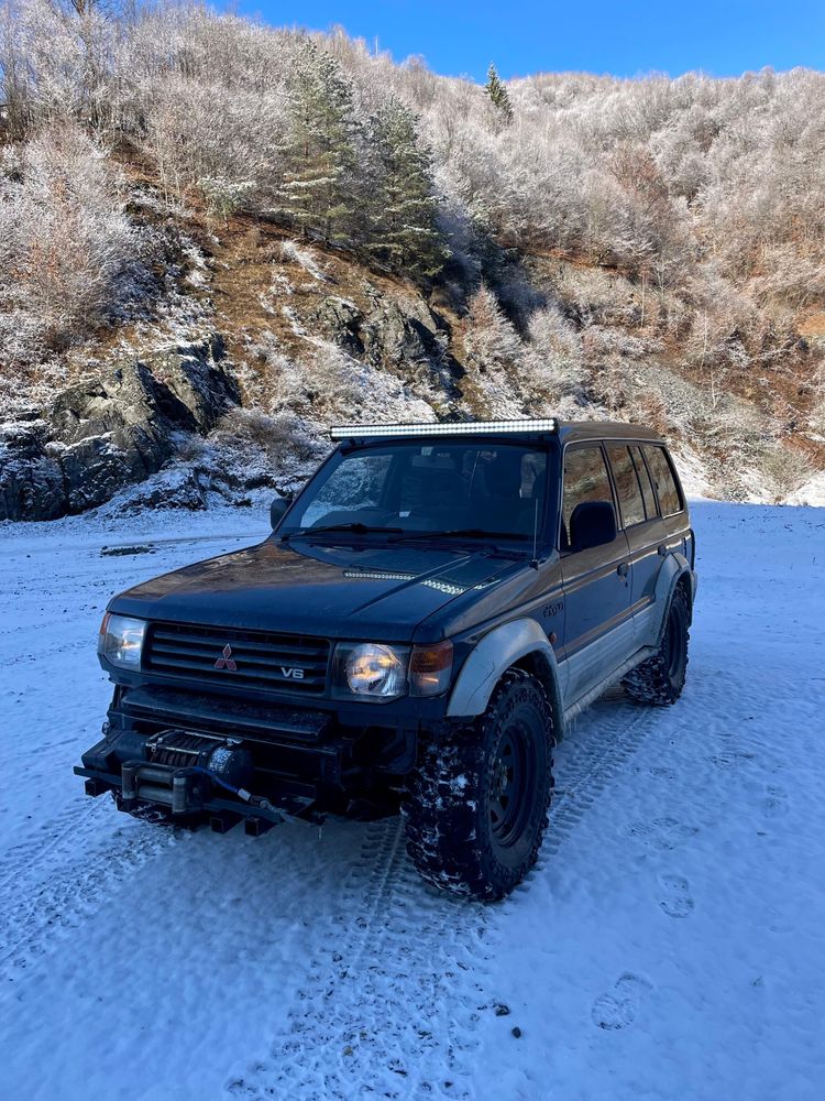 Mitsubishi Pajero V6