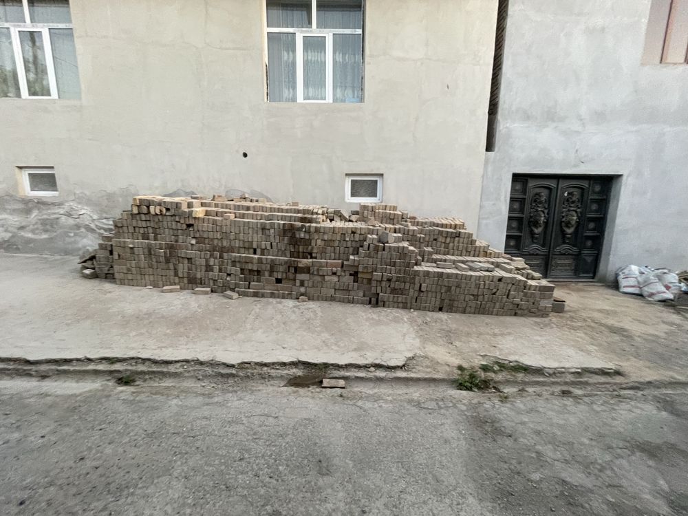 Никалай пиших гишт