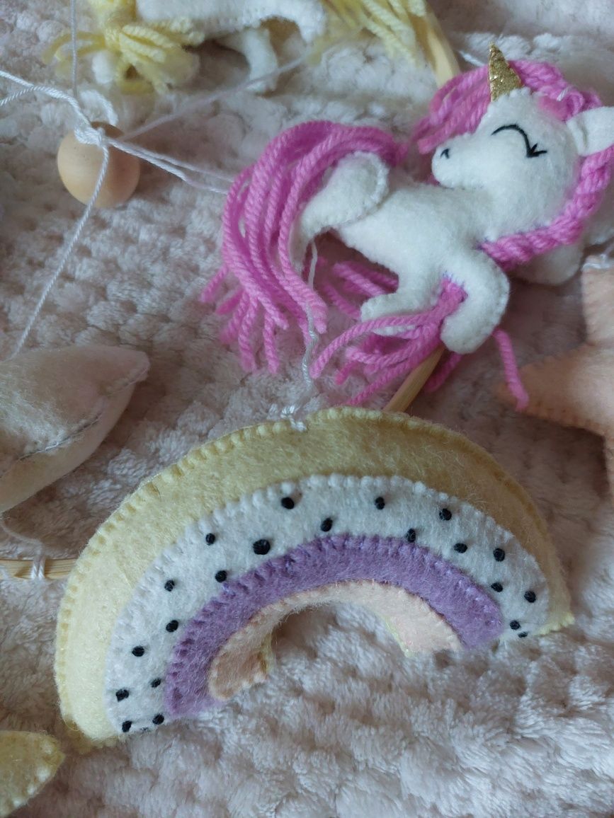 Carusel bebe unicorni fetru handmade. Carusel fetite. Carusel bebelusi