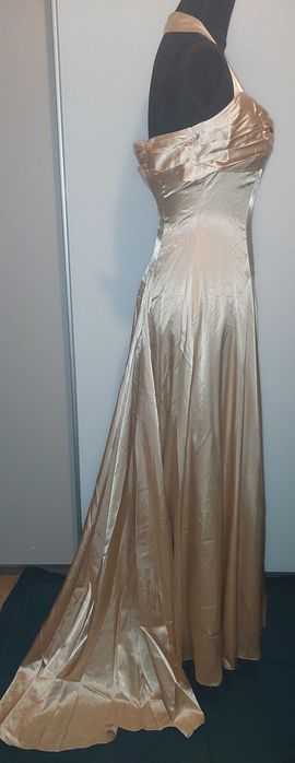 Rochie lunga aurie cu trena