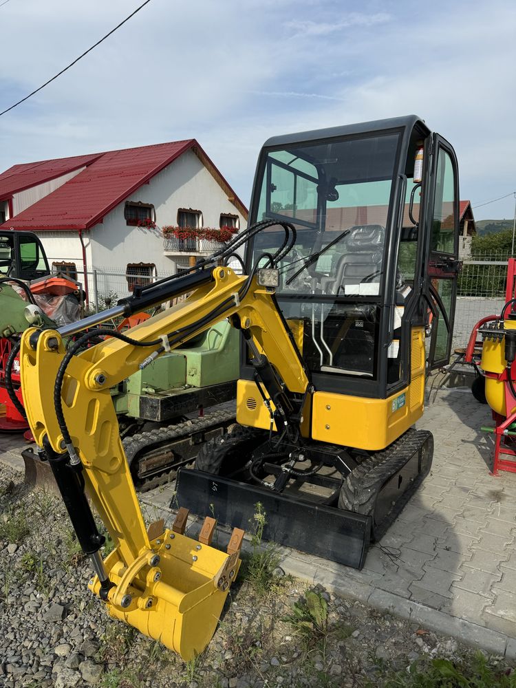 Excavator 1.7 t  cu. Motor Kubota