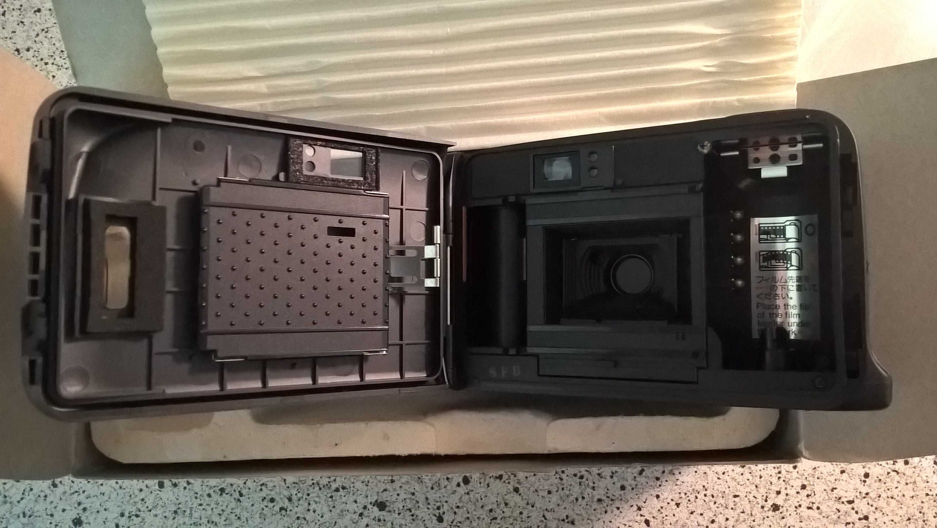 Yashica T4 35mm film nou in cutie aparat foto compact colectie