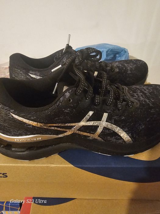 Продавам маратонки ASICS