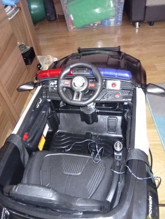 De vânzare mașinuță electrica poliție