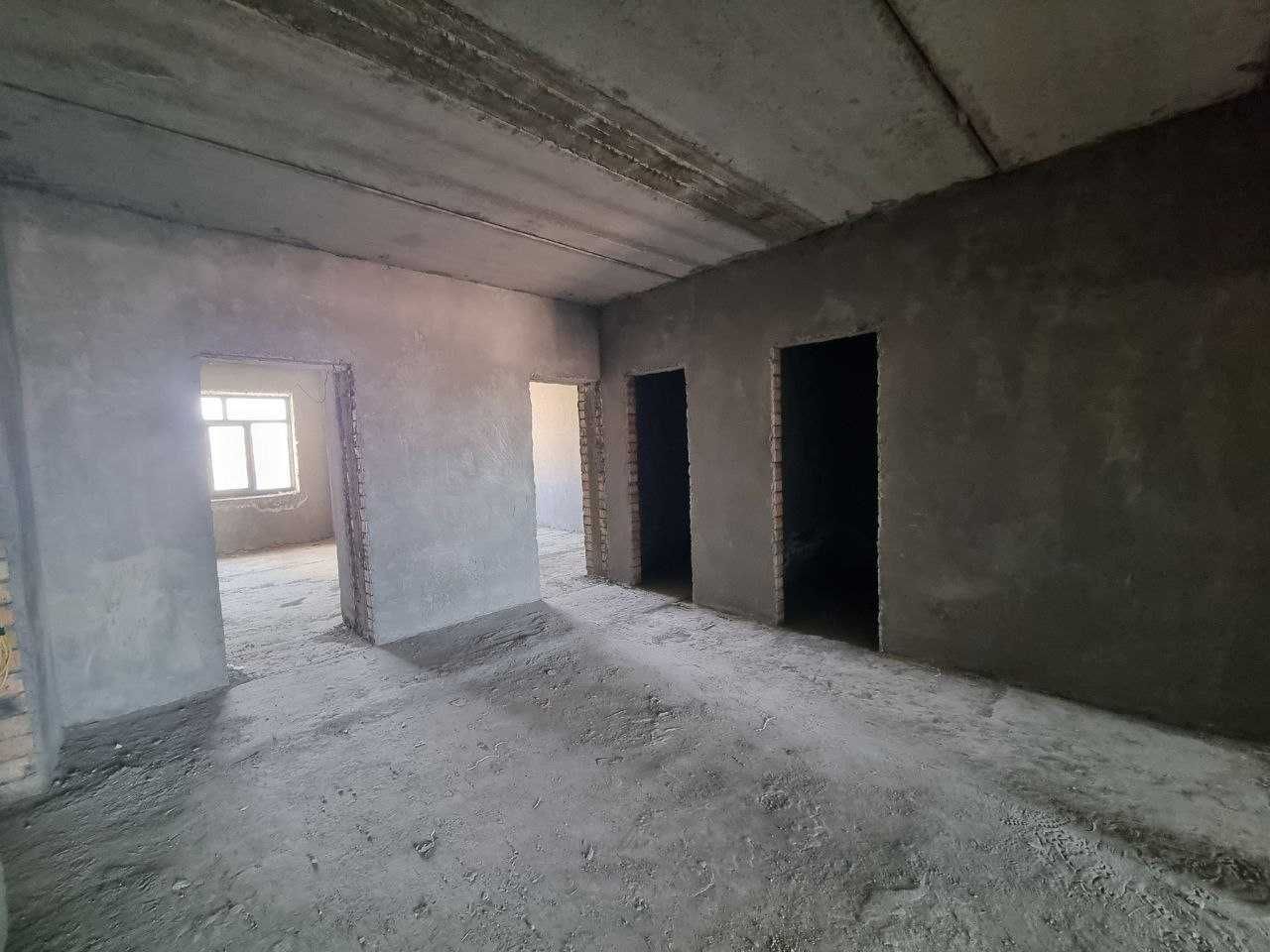 Продаётся 3х комнатная квартира в состоянии коробки 100м² с лифтом