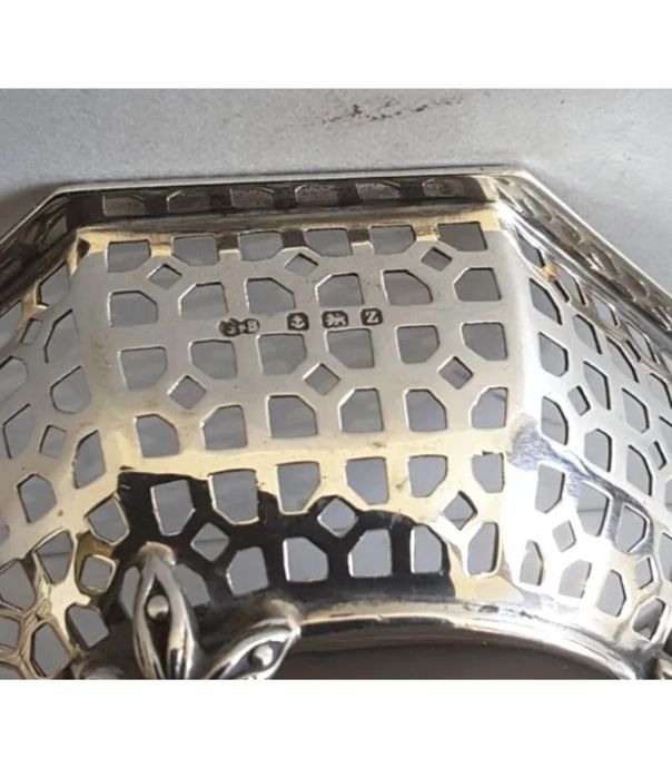 Бонбониера / съд от масивно сребро 925