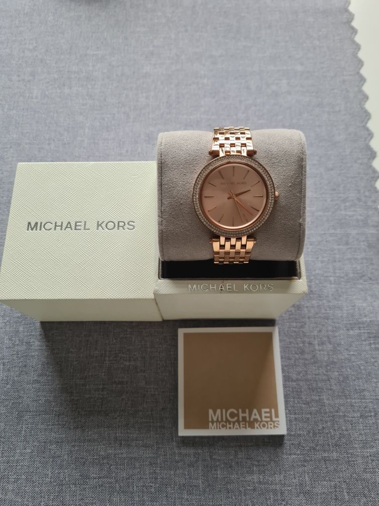 Часовник Michael Kors