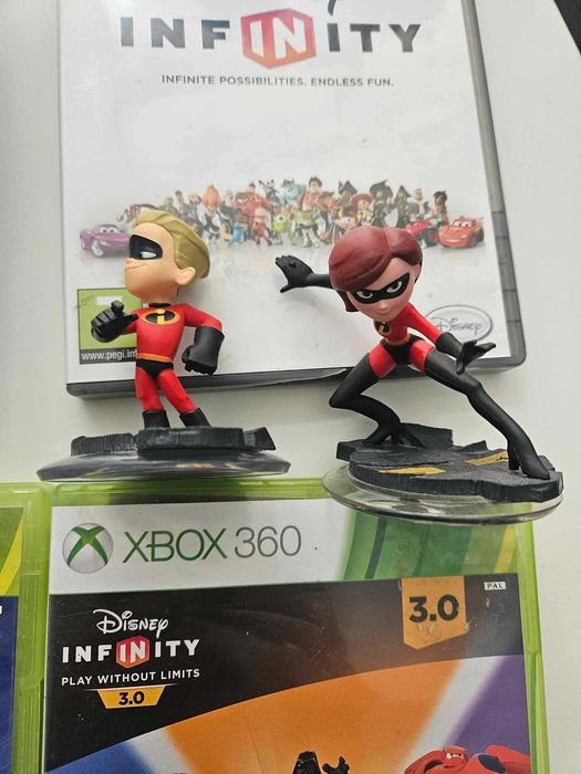 XBOX 360 Disney Infinity комплект 3 игри фигурки портал