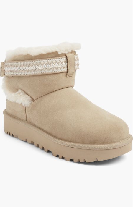 UGG boots / Дамски боти UGG