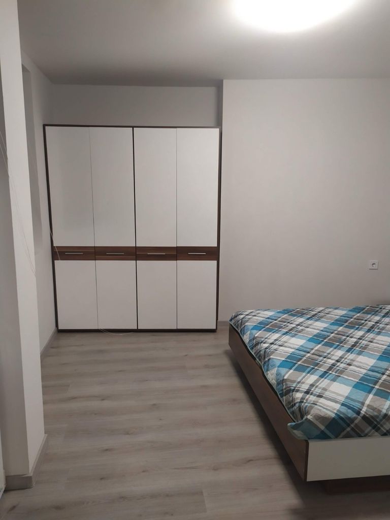 Дава се под наем Двустаен апартамент в Асеновград - 70 кв.м за 306 € - Снимка #1