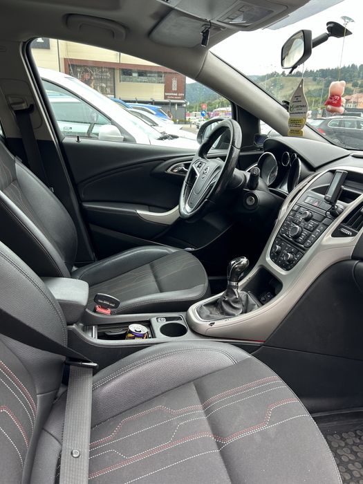 Se vinde opel astra j !