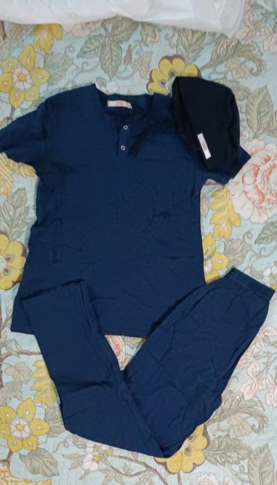 Медицинская форма, тёмно-синяя, размер 44 

Комплект медицинской формы