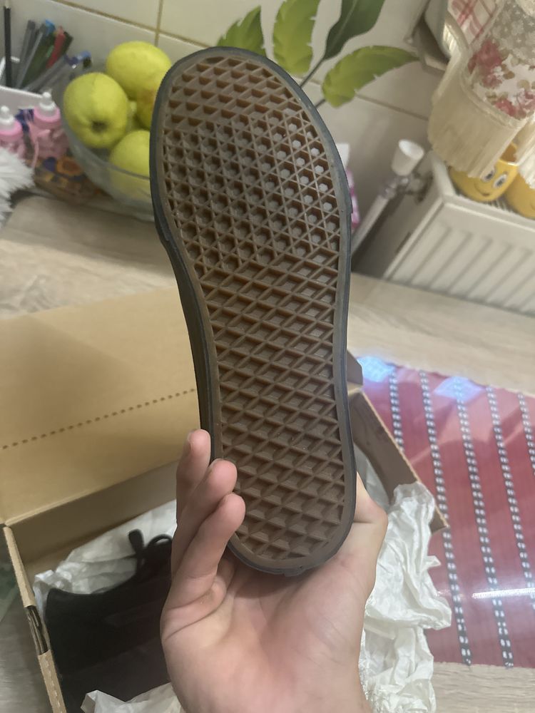 Vans noi nepurtati 44