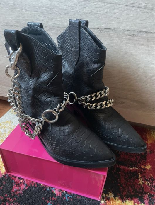 Ciocate versatile din piele naturala facute pe comanda 37