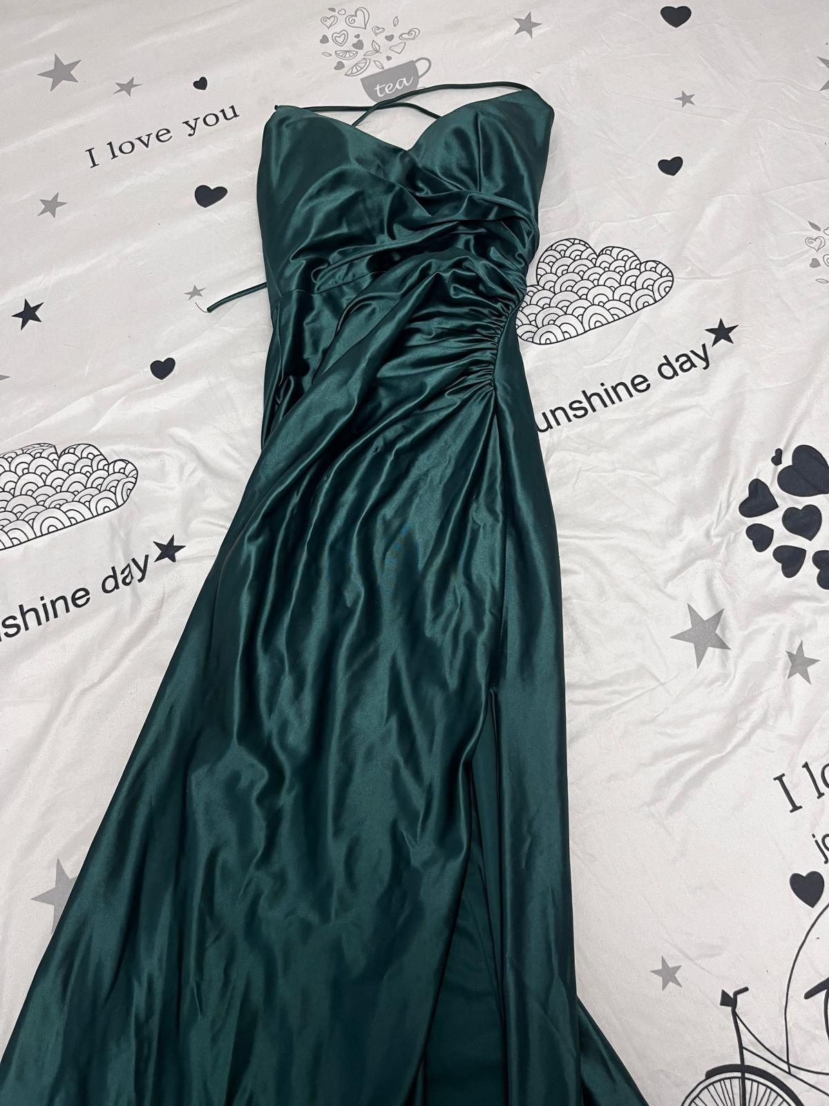Vând rochie elegantă!