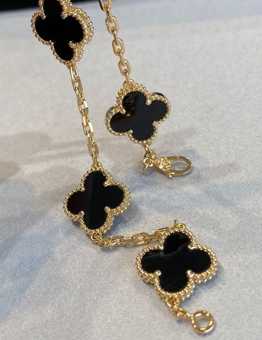 Позлатени гривни Van Cleef & Arpels