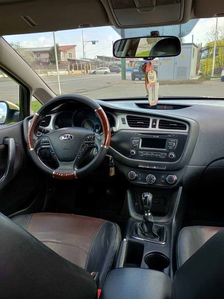 Vând KIA Ceed Sportwagon 1.6 diesel