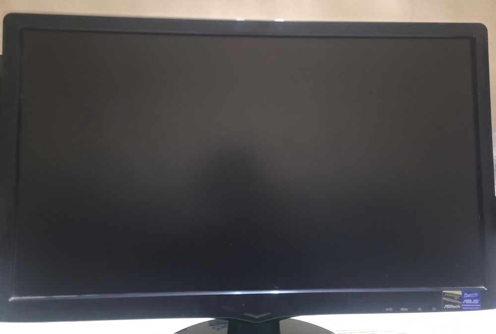 Продаю монитор 21.5" • LED • Отличное состояние, учебы/работы и игр