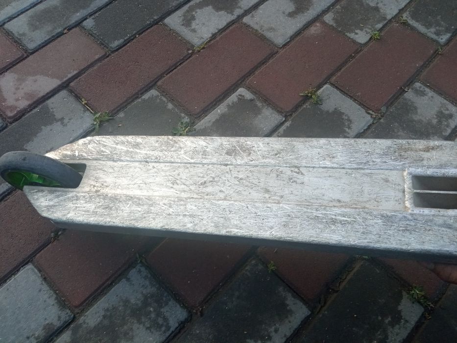 Продаю трюковой самокат или же на запчасти