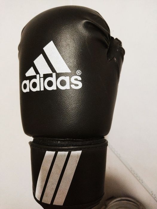 Боксерские перчатки