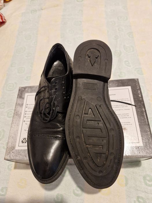 Ghete barbat din piele