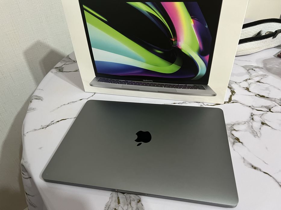 Продаю ноутбук Apple MacBook Pro 13” (2022)