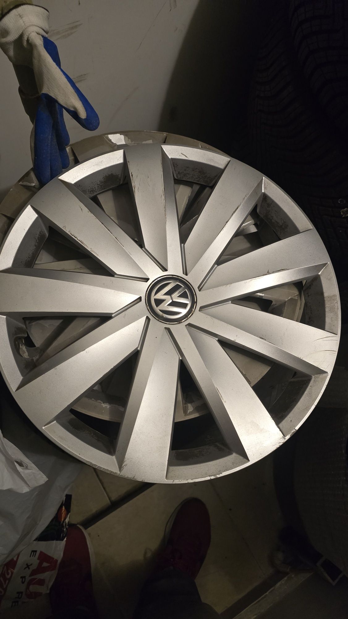 Оригинални тасове за VW 16
