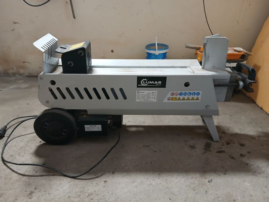 Crapator hidraulic de lemne