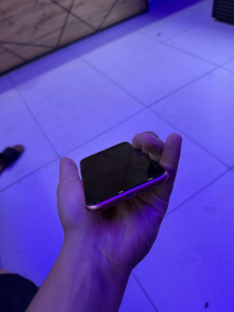 Iphone Xr 128gb:79  2-Simkartali