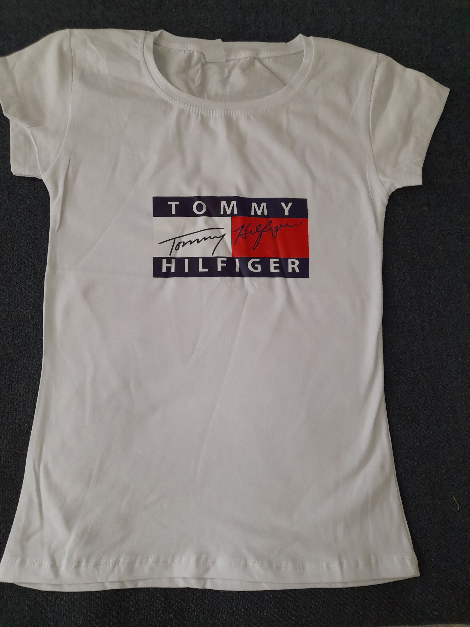 Tricou dama tomy hilfiger, nou, toate marimile, pret 40 lei