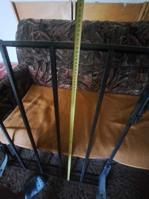 Portbagaj auto de plafon, pe barele transversale longitudinale