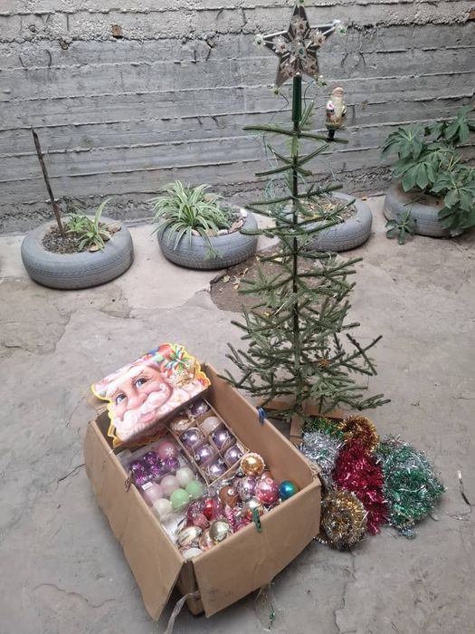 Новогодняя ёлка с украшениями