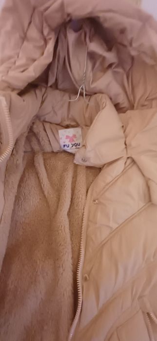 Топло зимно яке момиче