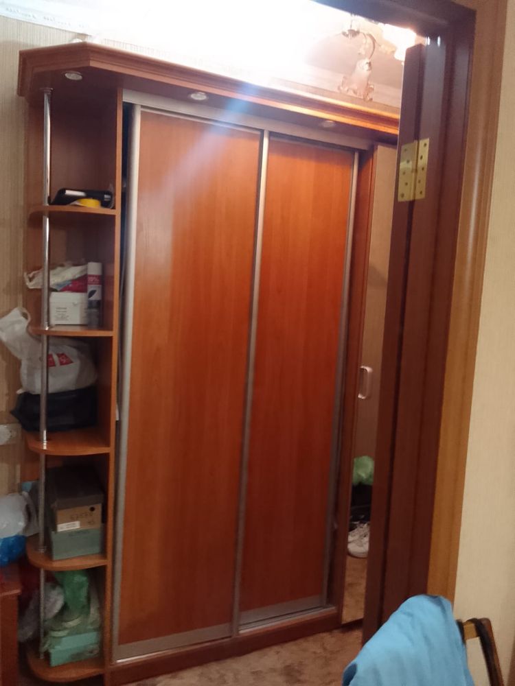 Продам шкаф в прихожую