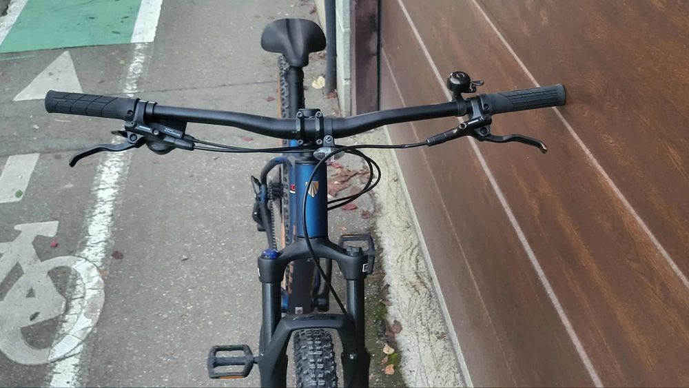 Vând mtb trek mariln