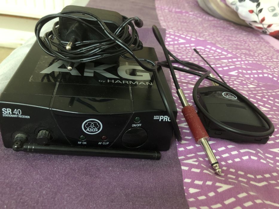 Reciever AKG sr40 mini pro