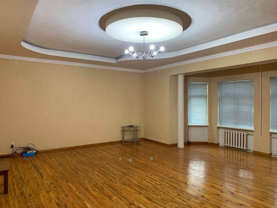 Аренда Дома. 400м2. Можно и под офис. Максим Горкий. Паспортный стол.