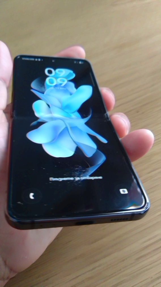 Samsung flip z4 128 gb