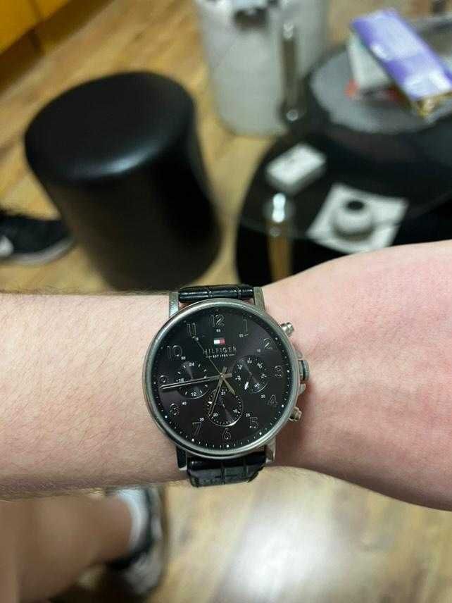 Часовник Tommy Hilfiger