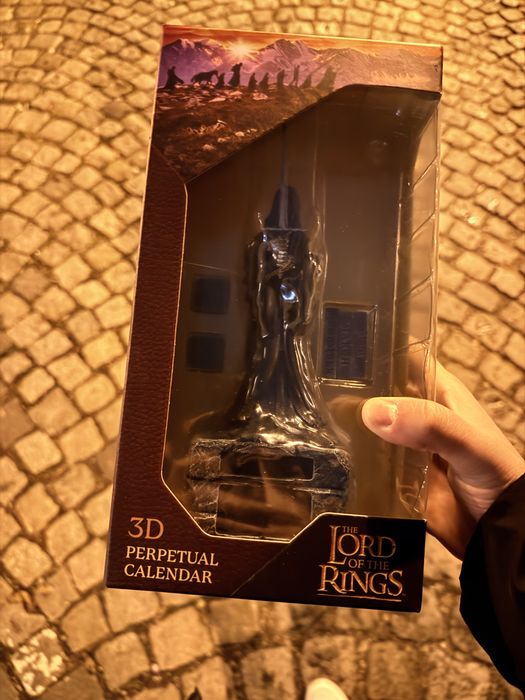 Продавам фигурка на LOTR