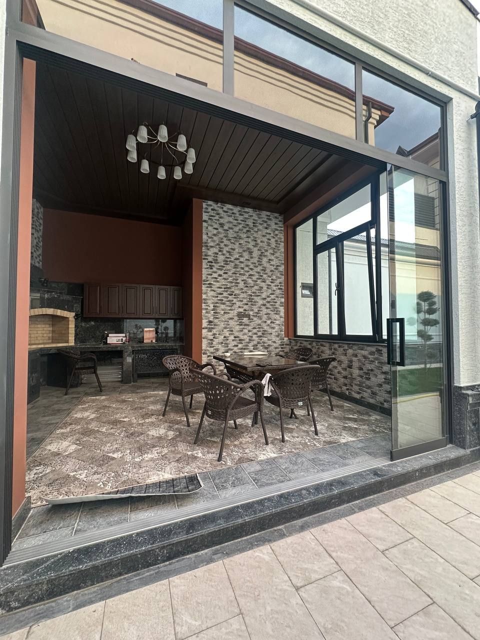 Продаётся Евро-Дом в центр Луначарский 5,6 соток, 7 комнат